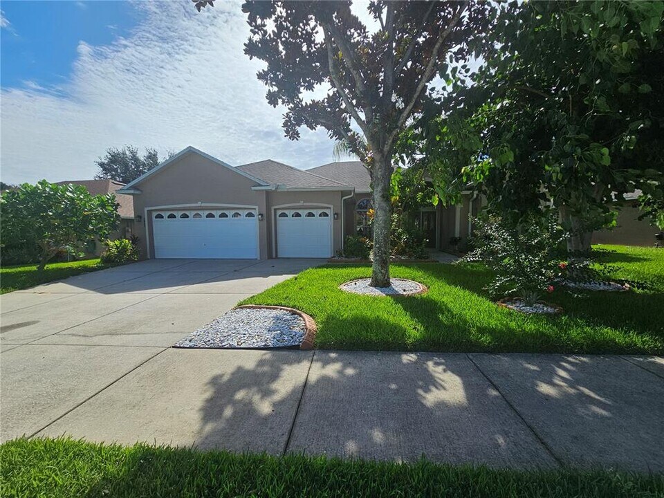 965 Dartmouth Ave in Clermont, FL - Building Photo
