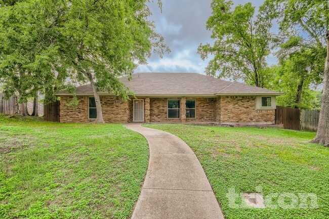 420 Hillcroft Cir in Duncanville, TX - Building Photo - Building Photo