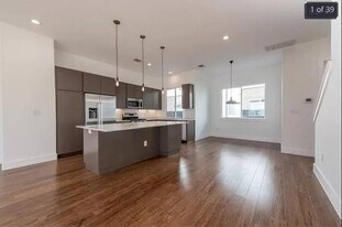 1801 E 2nd St in Austin, TX - Building Photo