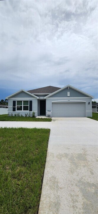 1408 SW California Blvd in Port St. Lucie, FL - Building Photo
