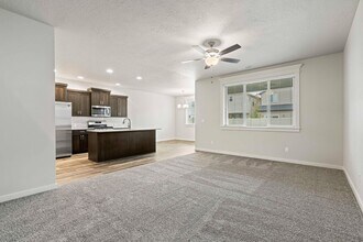 3090 N Lochness Ave in Meridian, ID - Building Photo - Building Photo