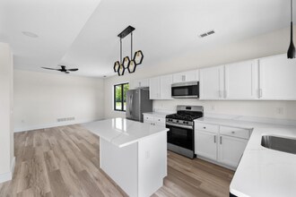1295 Holmden Ave in Cleveland, OH - Building Photo - Building Photo