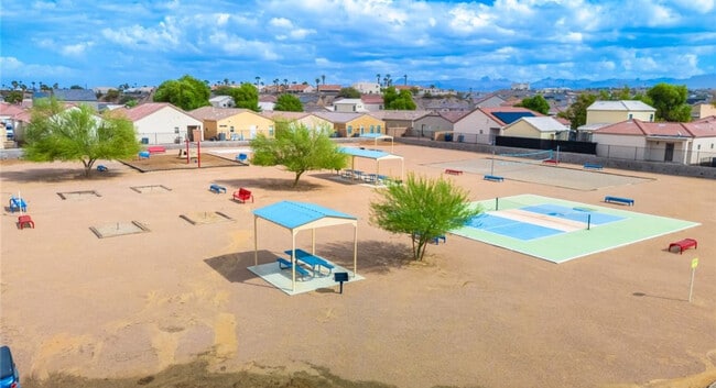 2412 Village Dr in Bullhead City, AZ - Building Photo - Building Photo