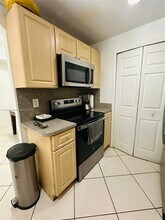 6400 NW 114th Ave in Doral, FL - Building Photo - Building Photo