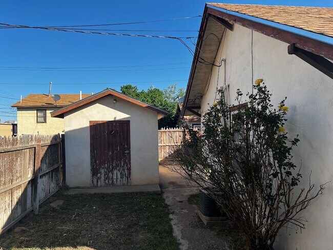 504 S Avenue B in Portales, NM - Building Photo - Building Photo