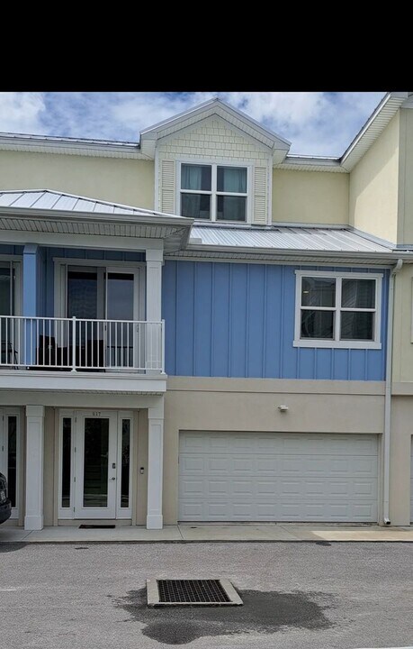 817 Oak Bend Ln in Dunedin, FL - Building Photo