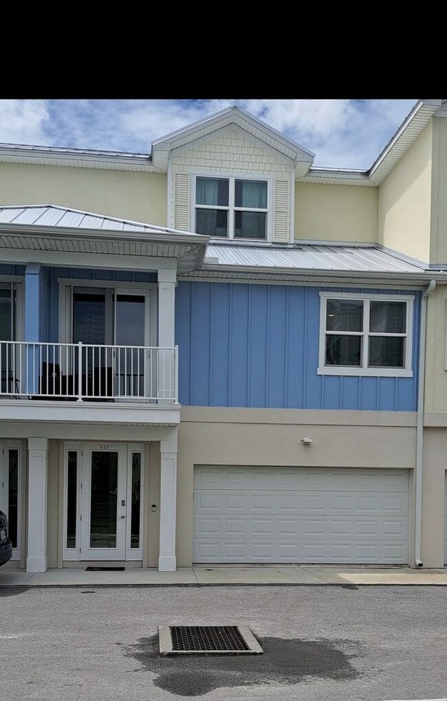 property at 817 Oak Bend Ln