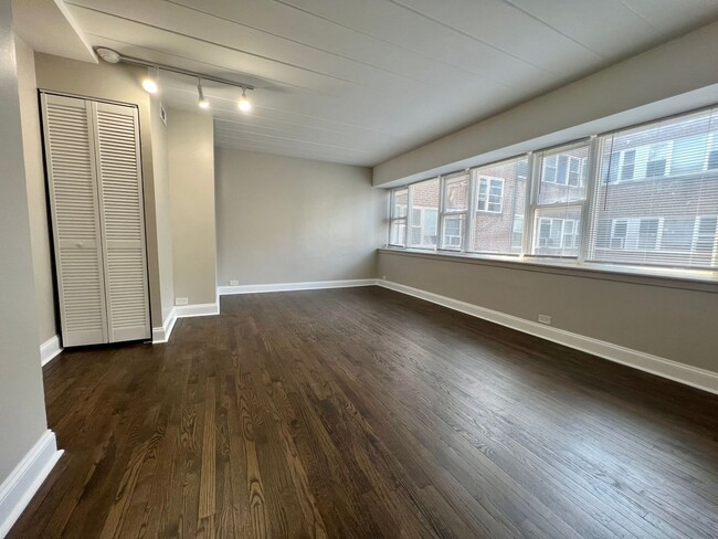 6023 N Fairfield Ave in Chicago, IL - Building Photo - Building Photo