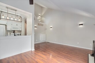 198 Courtyards E in Windsor, CA - Building Photo - Building Photo