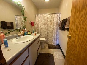 1632 5th St in Coralville, IA - Building Photo - Building Photo