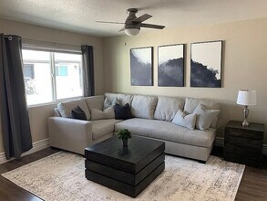 134 Starr Ave in Turlock, CA - Building Photo - Building Photo