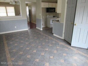 147 Orchid Ct in Louisville, KY - Building Photo - Building Photo