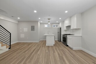 160 Webster St, Unit 1 in Boston, MA - Building Photo - Building Photo
