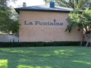 6015 E University Blvd, Unit 224 in Dallas, TX - Foto de edificio - Building Photo