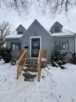 980 De Couagne Dr in East St. Louis, IL - Building Photo