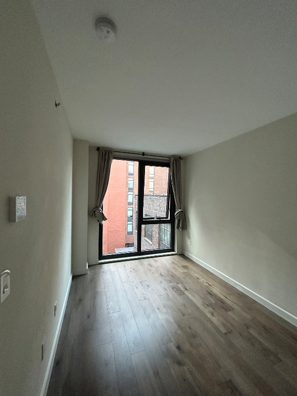 41-14 27th St in Queens, NY - Building Photo - Building Photo