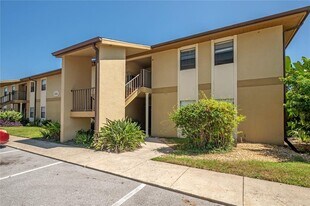 12261 Sailwinds Dr in Largo, FL - Building Photo