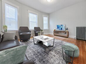 21 Rowell St, Unit 2 in Boston, MA - Building Photo - Building Photo
