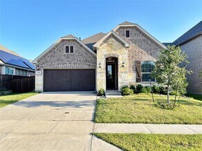 3308 Brookglen Dr in Carrollton, TX - Foto de edificio - Building Photo