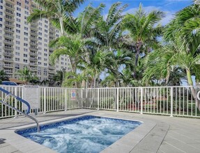 2030 S Ocean Dr, Unit 2221 in Hallandale Beach, FL - Building Photo - Building Photo