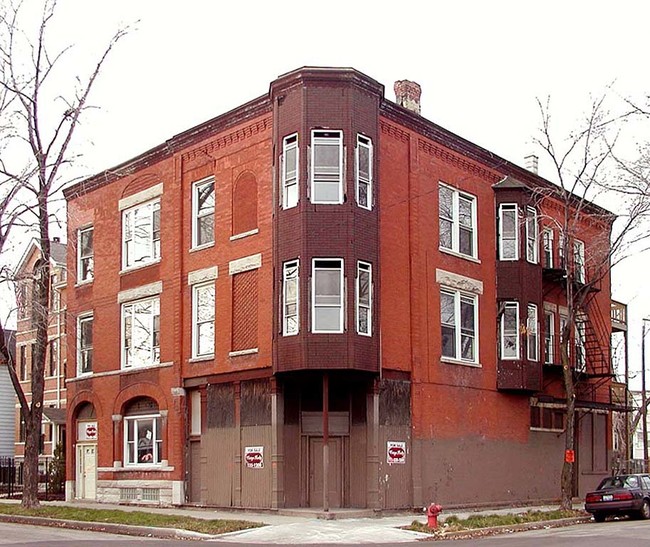 2100 W Erie St in Chicago, IL - Building Photo - Building Photo