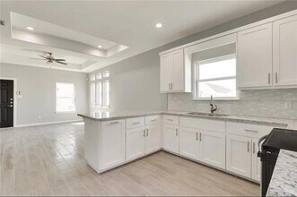 10 Downing Ave in Edinburg, TX - Building Photo - Building Photo