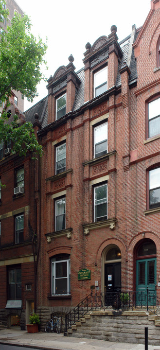 Rittenhouse Square Apartments in Philadelphia, PA - Building Photo