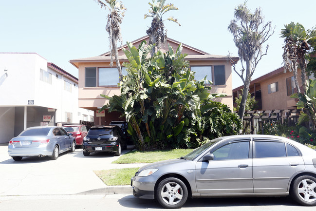 3622 Mentone Ave in Los Angeles, CA - Foto de edificio - Building Photo