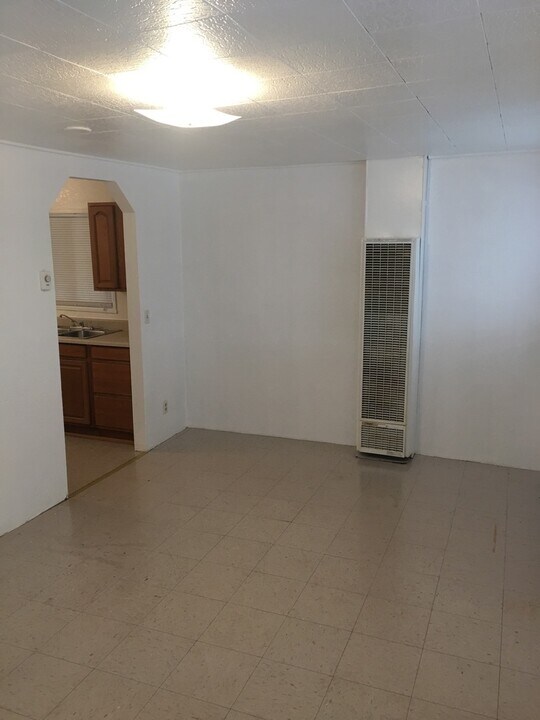 2330 Oak Ave in Klamath Falls, OR - Building Photo