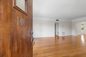148 Terrell Rd in San Antonio, TX - Building Photo - Building Photo