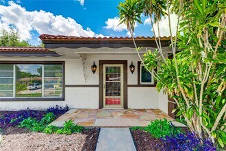 2618 Valencia Dr in Sarasota, FL - Building Photo - Building Photo