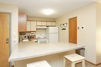 City Pointe in Omaha, NE - Building Photo - Interior Photo