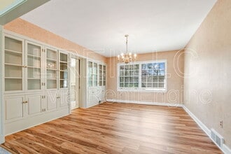 4422 Heather Ln in Louisville, KY - Building Photo - Building Photo