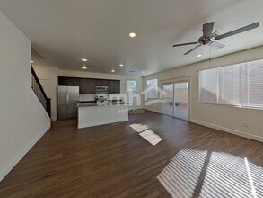 696 N Water St in Henderson, NV - Building Photo - Building Photo