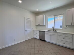 1739 Lanakila Ave in Honolulu, HI - Foto de edificio - Building Photo