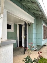 1243 N Edgemont St, Unit 1 Bedroom Apartment in Los Angeles, CA - Building Photo - Building Photo