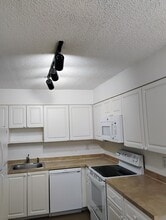 1100 SE 4th Ave, Unit 18 in Deerfield Beach, FL - Building Photo - Building Photo