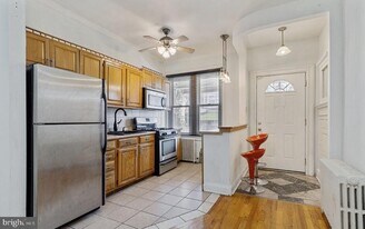 220 S 53rd St in Philadelphia, PA - Building Photo