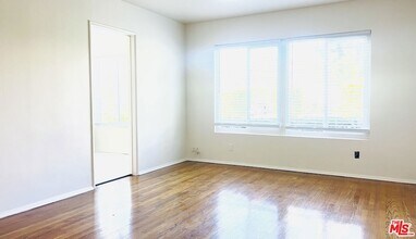 1860 Alexandria Ave in Los Angeles, CA - Building Photo - Building Photo