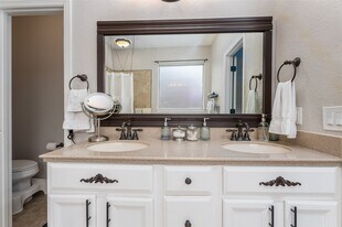 6142 Bradie Ct in League City, TX - Building Photo