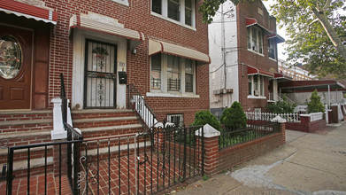 699 Logan St in Brooklyn, NY - Building Photo - Building Photo