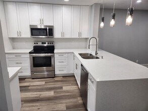 3667 Carambola Cir N in Coconut Creek, FL - Building Photo - Building Photo