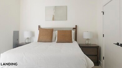 1007 S Mint St, Unit 708 in Charlotte, NC - Building Photo - Building Photo