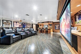 5820 Palm Tree Rd in Plantation, FL - Building Photo