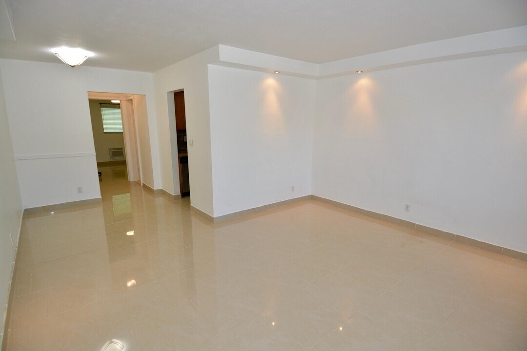 2000 NE 51st Ct in Fort Lauderdale, FL - Building Photo