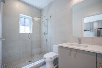 3887 W 15th Ave in Vancouver, BC - Building Photo - Building Photo