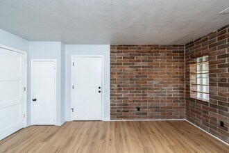 236 N Fair Oaks Ave in Madison, WI - Building Photo - Building Photo