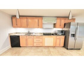 36 Sunhill Ln-Unit -G in Newton, MA - Building Photo - Building Photo