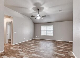 517 Cherokee Gate Dr in Yukon, OK - Building Photo - Building Photo