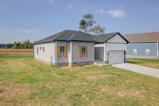 102 Riverbend Dr in Elkton, KY - Building Photo - Building Photo